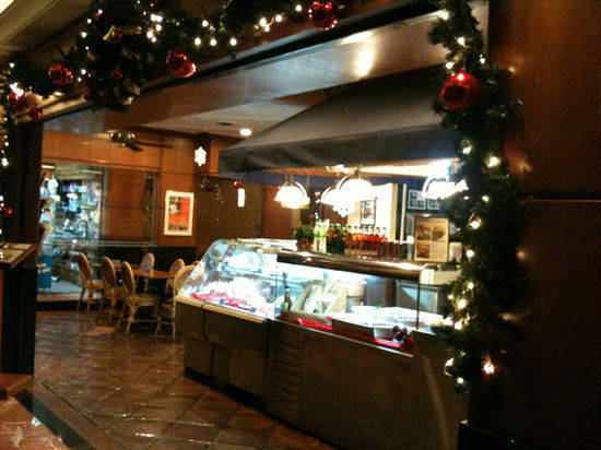 Biscotti, Dynasty Hotel